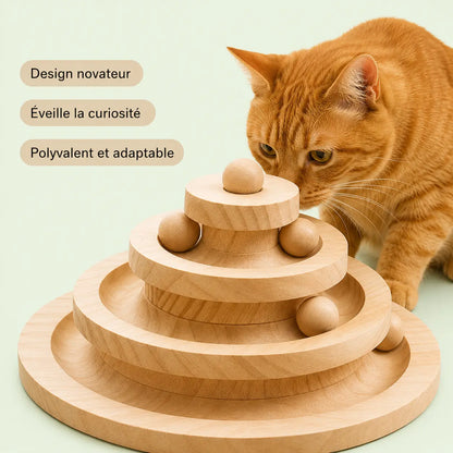 Tour 3 niveaux, chat roux, mentions « Design novateur / Éveille la curiosité / Polyvalent »