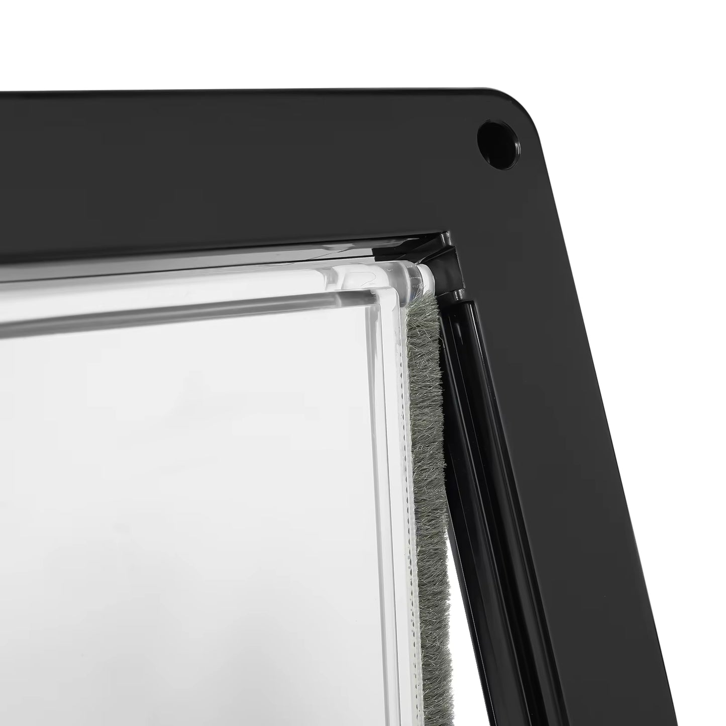 Détail bord latéral chatière noire – brosse anti-courant d'air et battant transparent