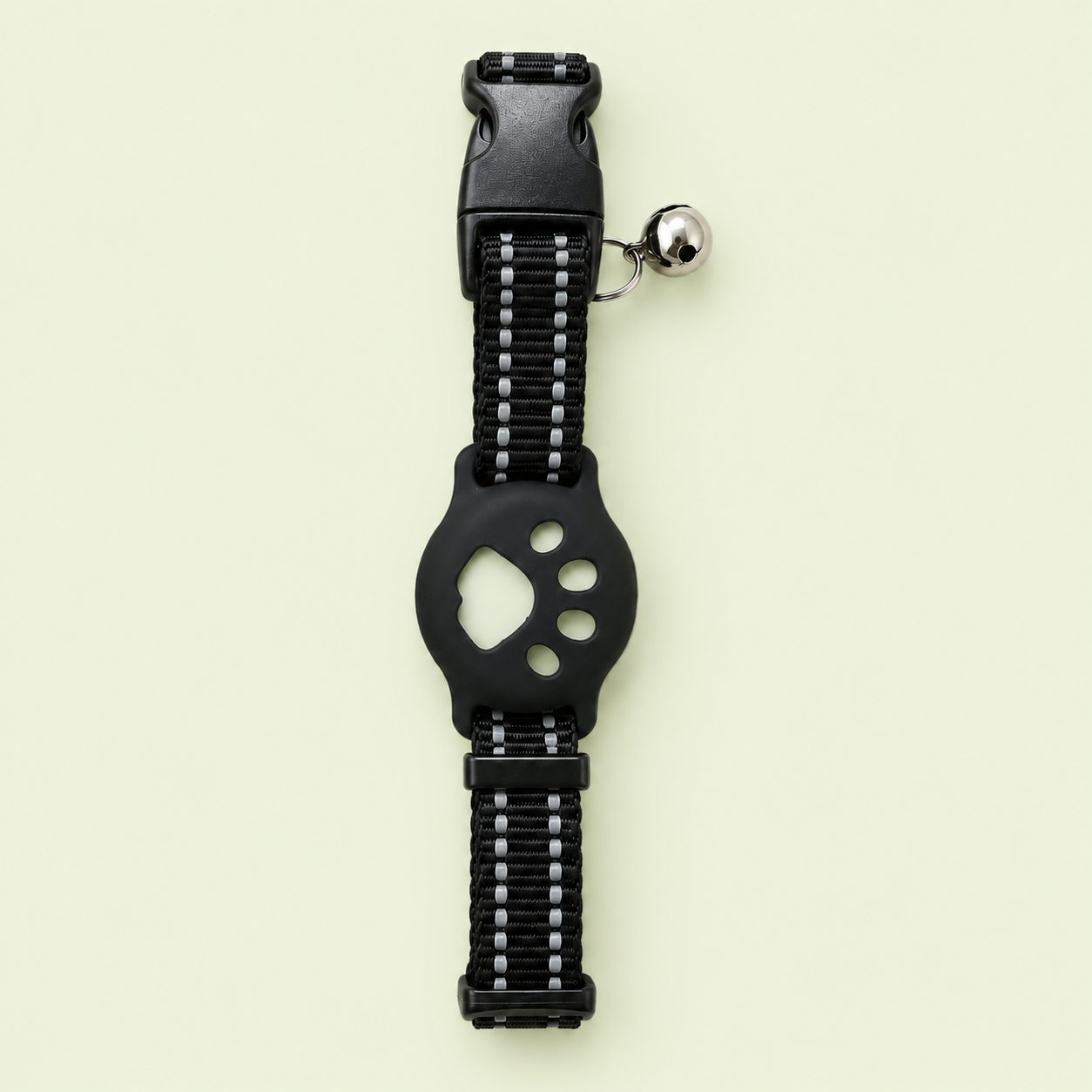 Collier chat noir réfléchissant avec support AirTag silicone motif patte et cloche argentée – boucle sécurité à déclenchement